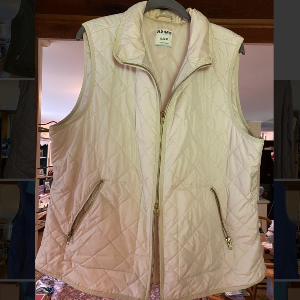 Old Navy White Quilted Vest
